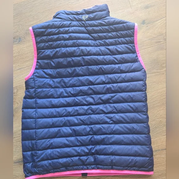Vest - Picture 2 of 4